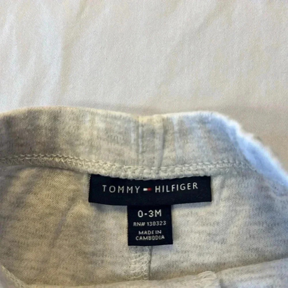 Tommy Hilfiger/Kyle +  Deena - 3 piece newborn baby set. Size 0-3 months - Picture 5 of 5